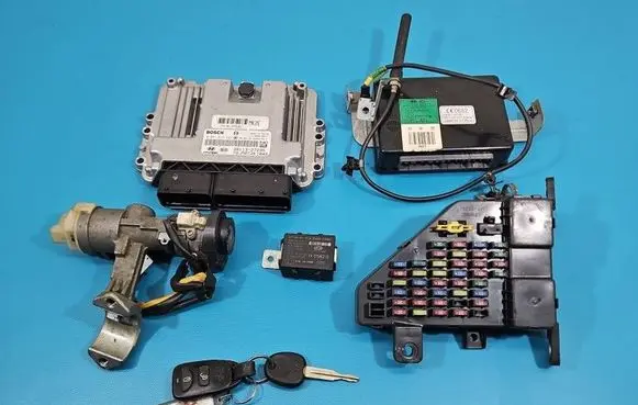 Hyundai Tucson JM Engine control unit/module ECU 0281013422 IMPRK1551702