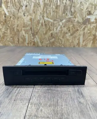 Audi Q7 4L CD/DVD changer 4l0035111