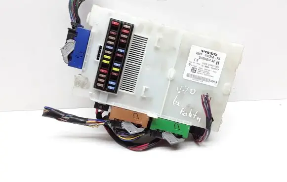 Volvo V70 Fuse module 7G9T14C256FA 30765624AE