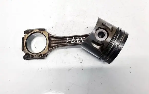 Volkswagen Golf III Piston with connecting rod