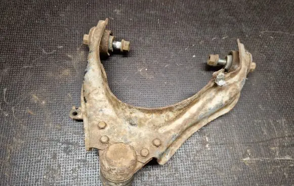 Isuzu D-Max Front control arm