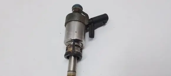 Volkswagen PASSAT B7 USA Fuel injector 06A906036C