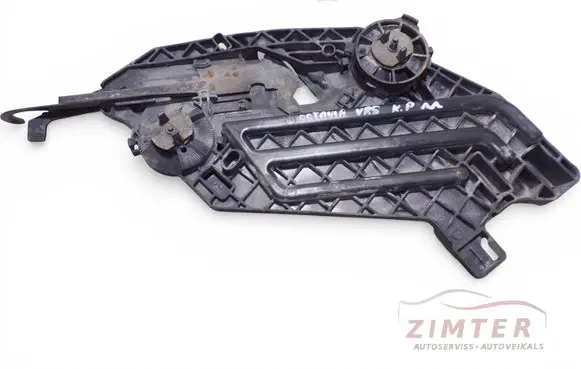 Skoda Octavia Mk2 (1Z) Headlight/headlamp mounting bracket 17035201