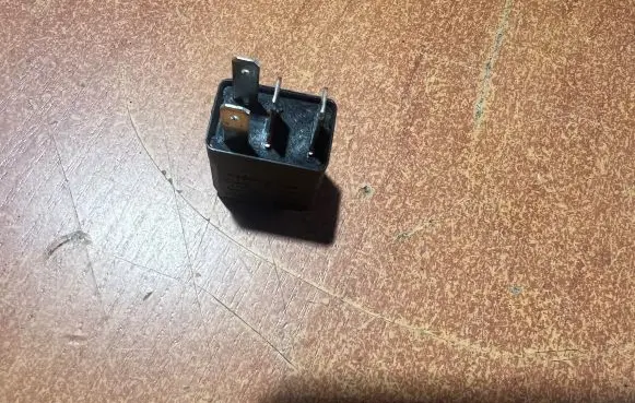 Opel Zafira B Other relay 24435922 70220 12V20A