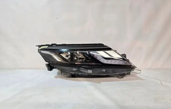 Mitsubishi L200 Headlight/headlamp 8301D382JBS