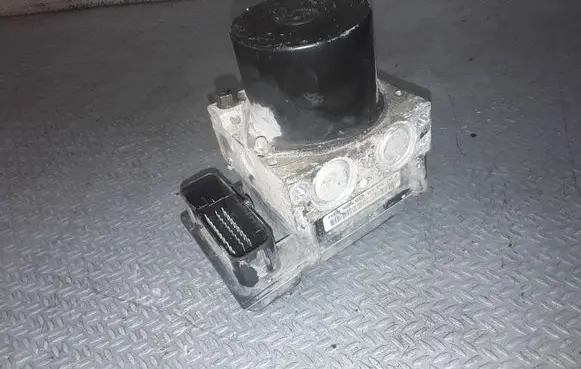 Skoda Roomster (5J) ABS Pump 0265251945 6R0614117D