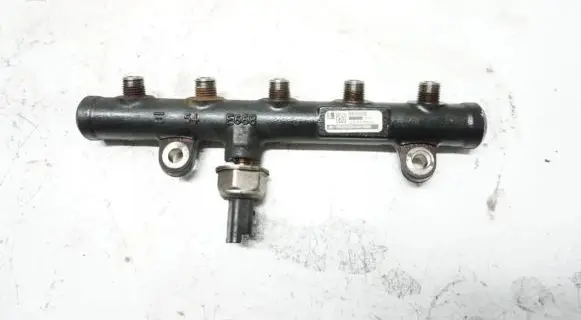 Citroen C5 Fuel main line pipe 9681649580