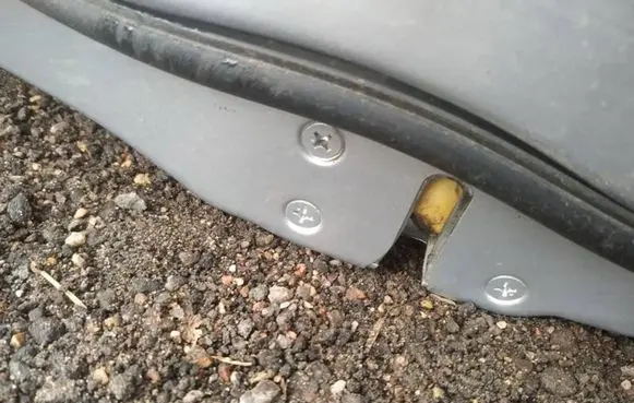 Honda FR-V Front door lock