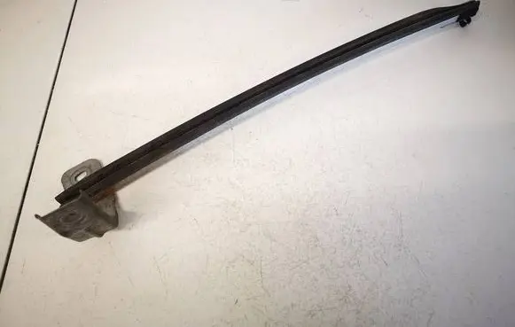 Nissan Note (E11) Front door glass trim molding
