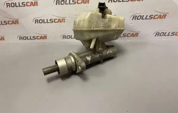 Master brake cylinder