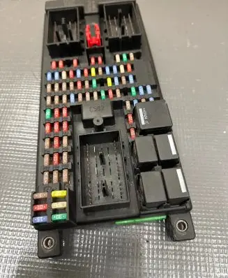 Land Rover Range Rover Sport L320 Fuse module YQE500420 519051718