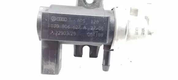 Volkswagen Touareg I Turbo solenoid valve 1J0906627A