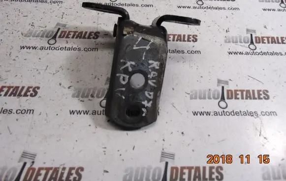 Toyota RAV 4 (XA30) Front door upper hinge