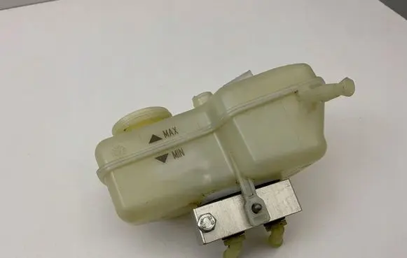 McLaren MP4 12c Brake fluid reservoir 