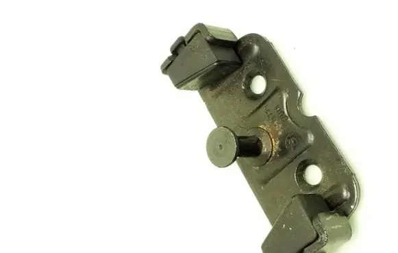 BMW 6 E63 E64 Loading door lock loop/hook striker 8203771