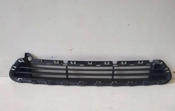 Hyundai i30 Front bumper lower grill 86560S0000