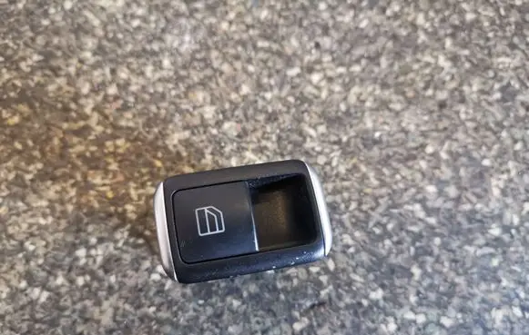 Mercedes-Benz C W204 Electric window control switch A2049058202