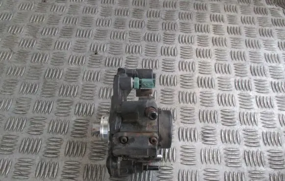 Ford Focus Fuel injection high pressure pump 9687959180