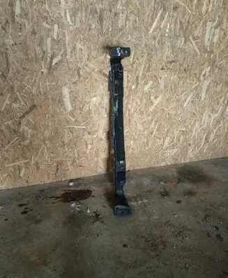 Ford Focus Bottom radiator support slam panel