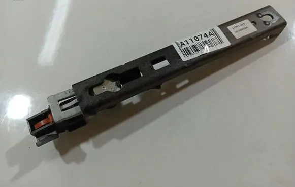 Peugeot Expert Seat belt adjustment rail 9652686180