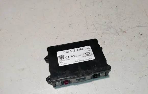 Audi A6 S6 C7 4G Aerial antenna amplifier 4H0035446A