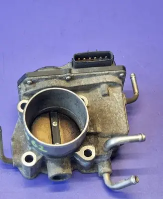 Toyota RAV 4 (XA30) Throttle body valve 2203028070