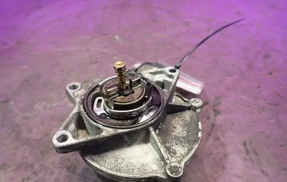 Audi A6 Allroad C5 Vacuum pump 