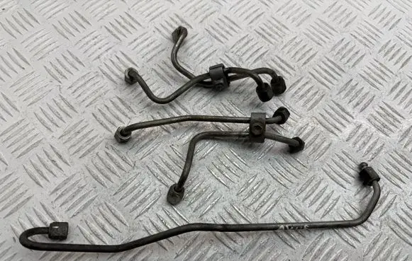 Fuel injector supply line/pipe