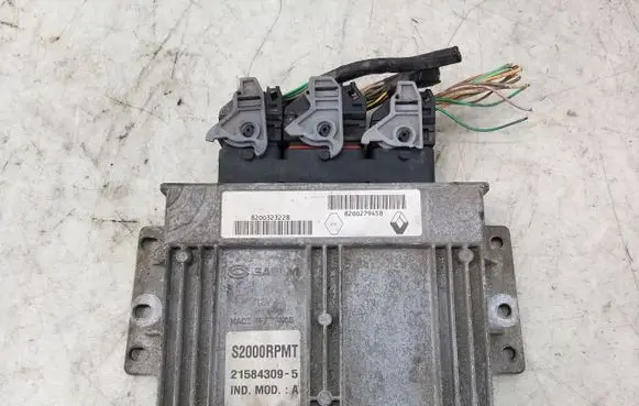 Renault Laguna II Engine control unit/module 8200323228