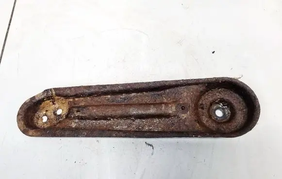 Nissan Quest Engine mounting bracket