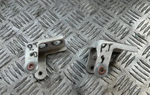 Rear door hinge set