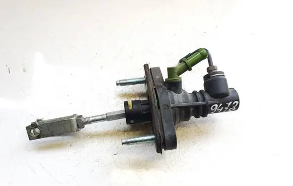 Toyota Avensis T270 Clutch master cylinder 3142002051a 31420-02051-a