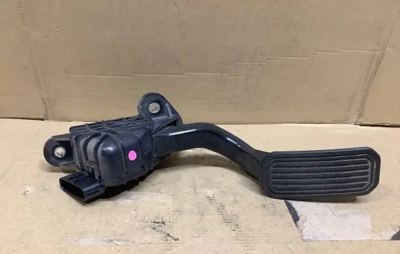 Lexus RX 330 - 350 - 400H Accelerator throttle pedal 7812048090