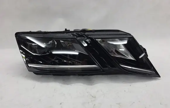 Skoda Octavia Mk3 (5E) Headlight/headlamp SPEED5E1941016D 5E1941016D