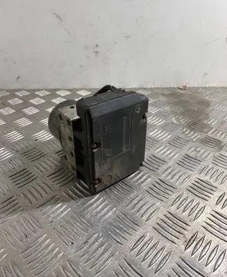 Volkswagen Golf IV ABS Pump 1J0907379G 1J0614117C