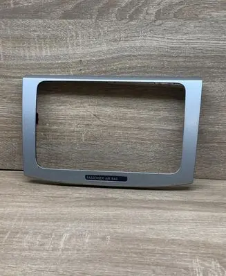 Volkswagen PASSAT B6 Radio/GPS head unit trim 3C0858069M 318410100 3C0919234A