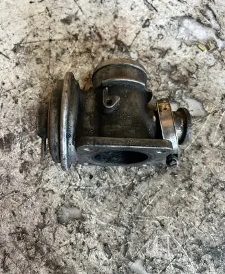 BMW 5 E39 EGR valve 778545204