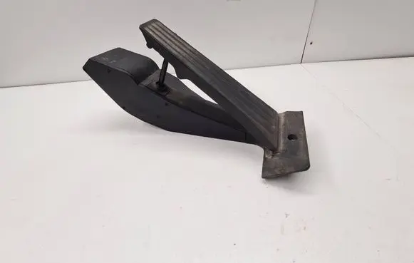 BMW 7 E65 E66 Accelerator throttle pedal 6762482