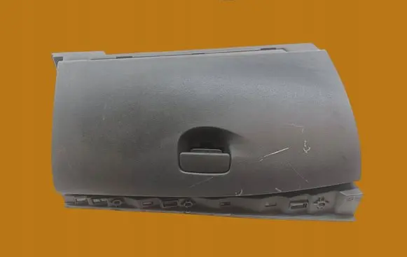 Renault Megane III Glove box