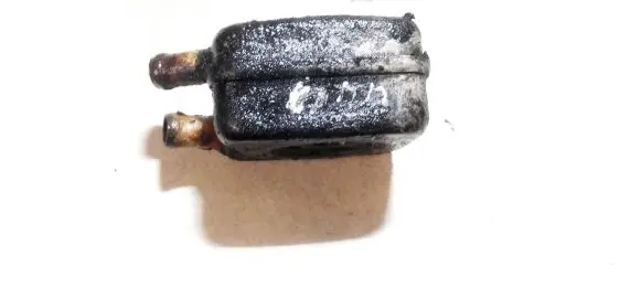 Volkswagen PASSAT B4 Engine oil radiator 