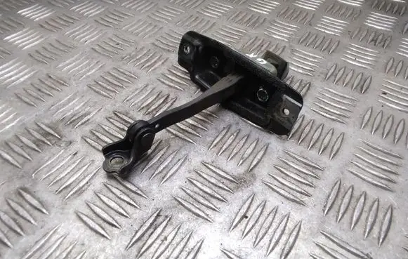 Nissan Leaf I (ZE0) Rear door check strap stopper