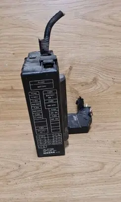 Nissan Primera Fuse box set 24382AU010
