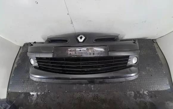 Renault Clio III Front bumper 