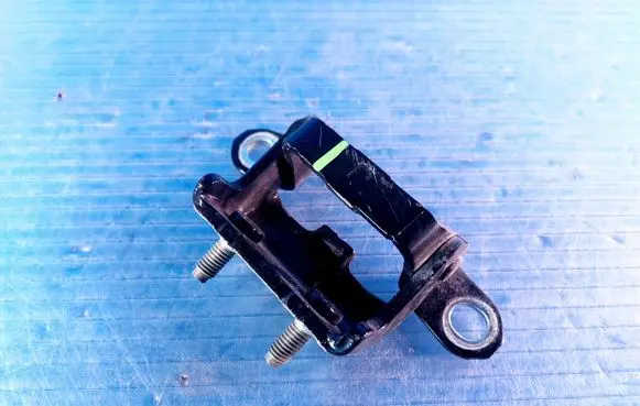 Nissan Primera Rear door lower hinge ES78