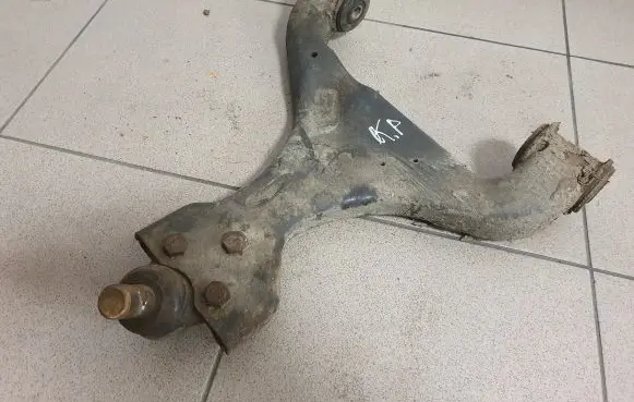 Mercedes-Benz Vito Viano W639 Front lower control arm/wishbone