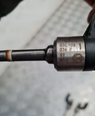 Volkswagen Jetta V Fuel injectors set 03C906036F