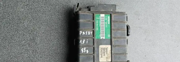 Volkswagen PASSAT B3 Engine control unit/module 443907403 0281000711