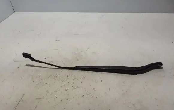 Front wiper blade arm