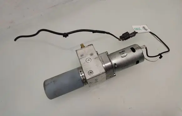 Opel Insignia A Tailgate hydraulic pump motor 1090096