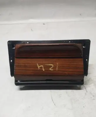 Mercedes-Benz E W124 Ashtray (front) PELNUTRAUKSPRIEK